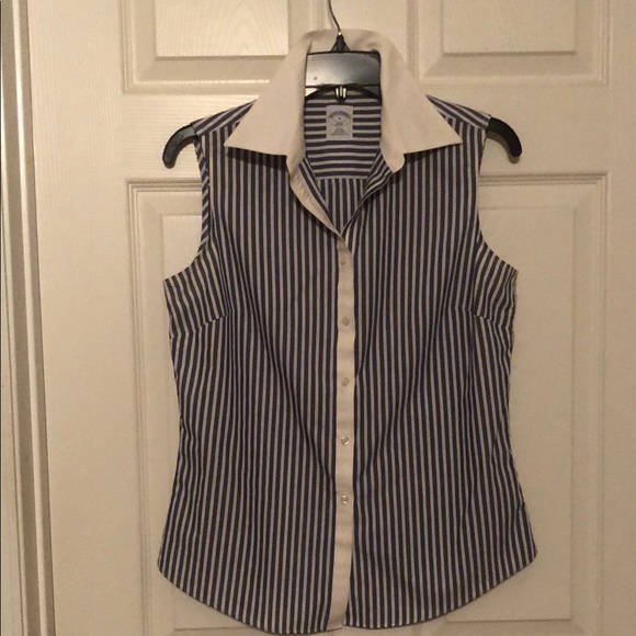 Brooks Brothers Sleeveless Fitted Blue and White Button Down - Picture 4 of 7